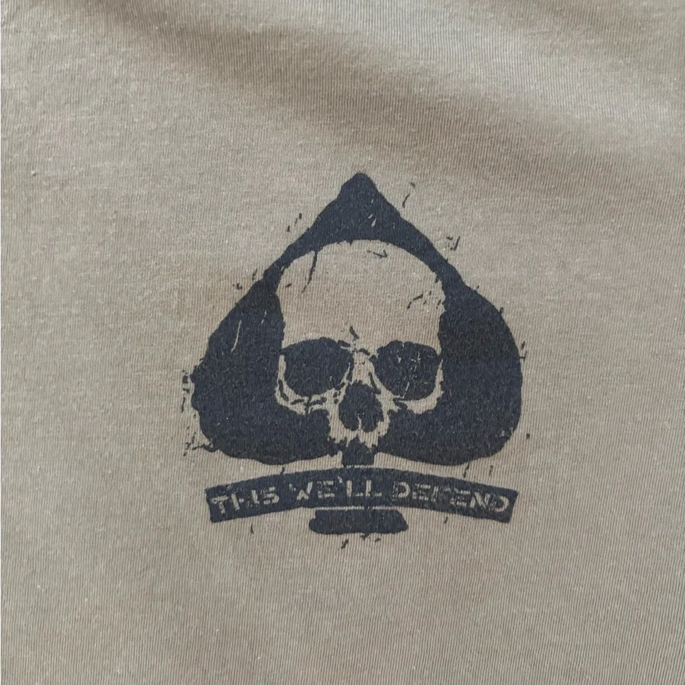 Grunt Style T-Shirt. Excellent Condition! Wore only once. Color army green. XL - Picture 2 of 9